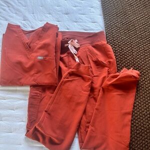 Figs size small scrub set